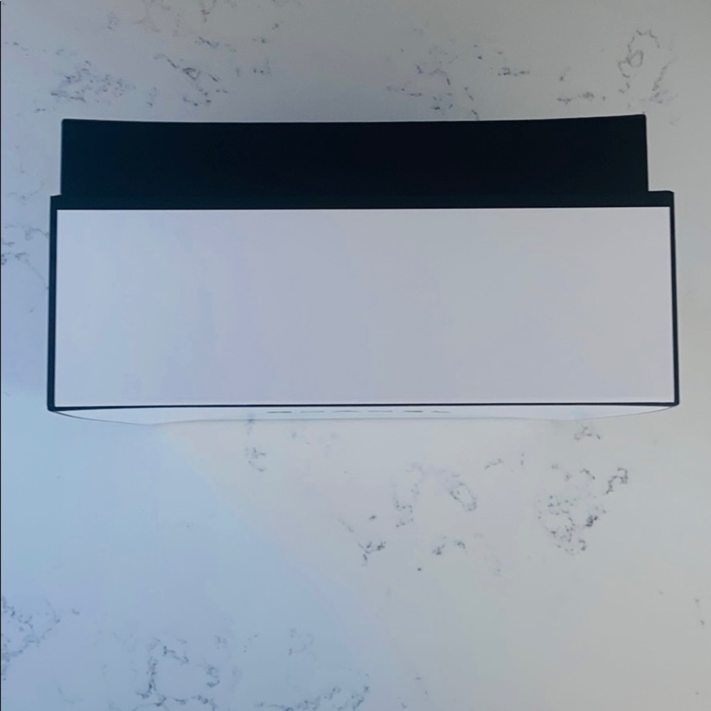 CHANEL Medium Size Square Gift Box - Picture 5 of 6